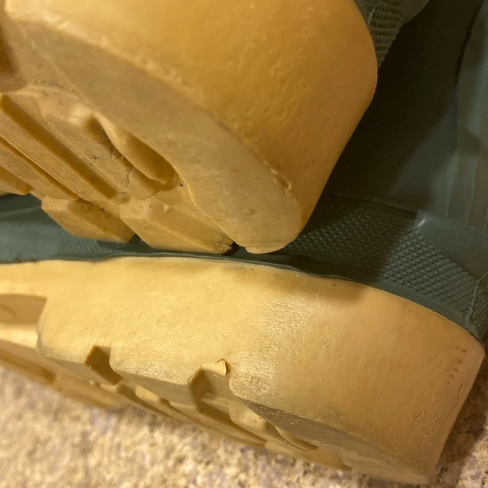 Snow Master Canada Boots WITH FLAWS and NO LINING Men’s 7